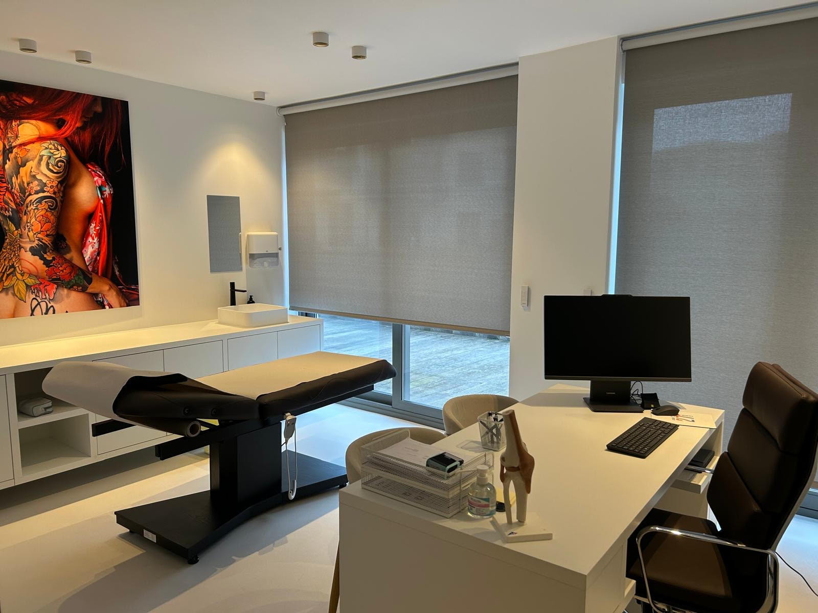 Clinique 27 — Extérieur